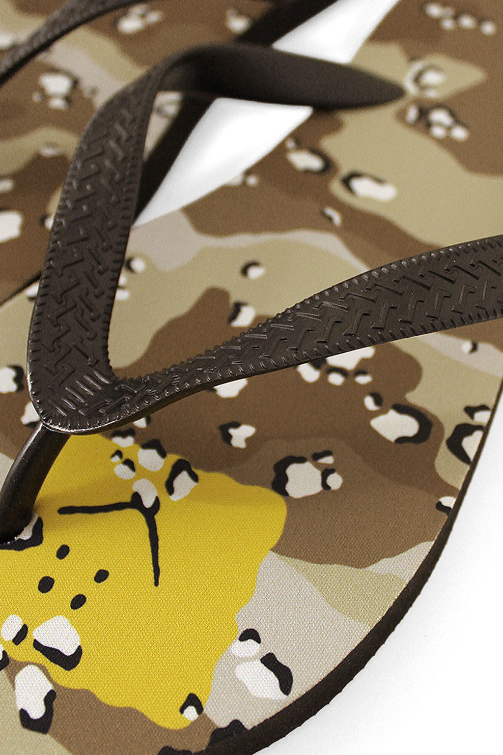 Kapital - CHOCO-CHIP CAMO Flip Flops - Beige