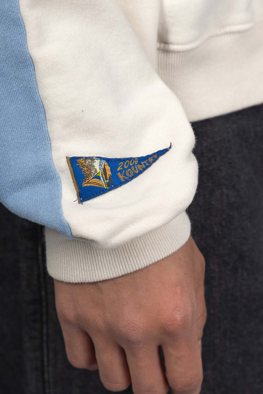 Kapital Fleece Knit 2Tones Remake BIG SWT (BONE) - Natural x Saxe Blue