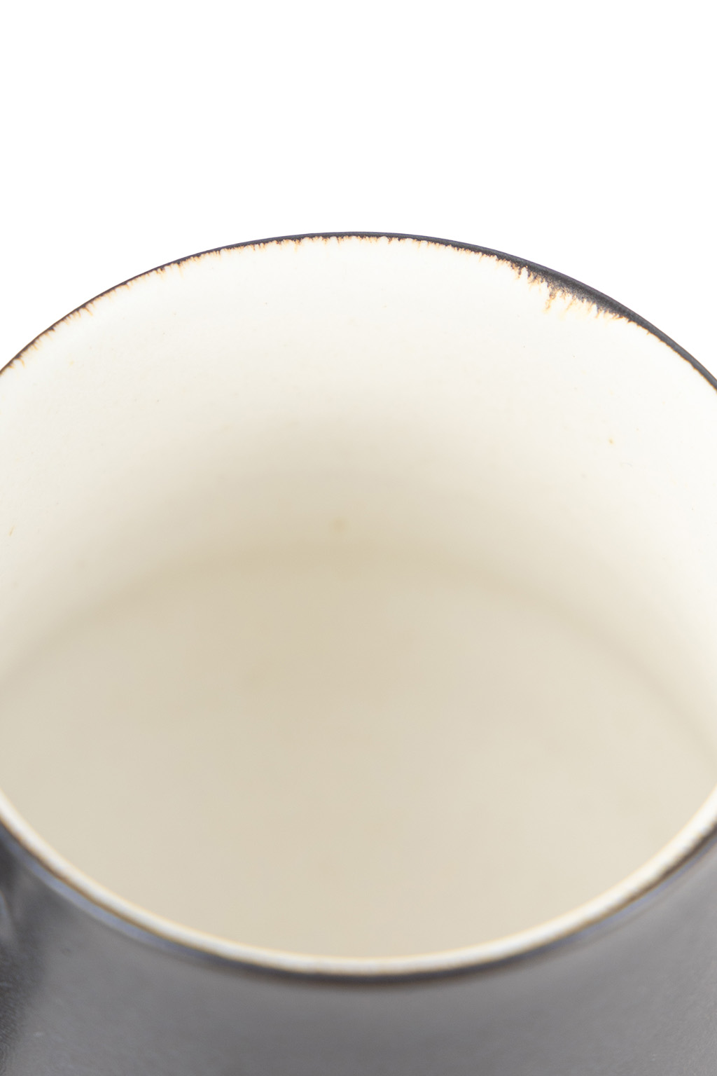 The Art of Japanese Ceramics - Yuichiro - Black and White Mug